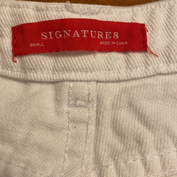 Signature jean shorts - Picture 2 of 5
